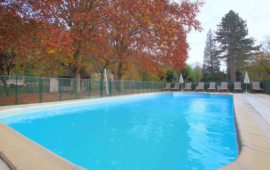 Karma Manoir Des Deux Amants Aparthotel Connelles Buitenkant foto