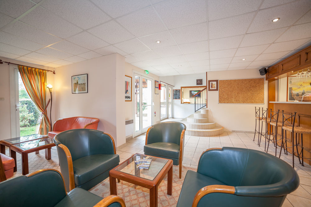 Karma Manoir Des Deux Amants Aparthotel Connelles Buitenkant foto