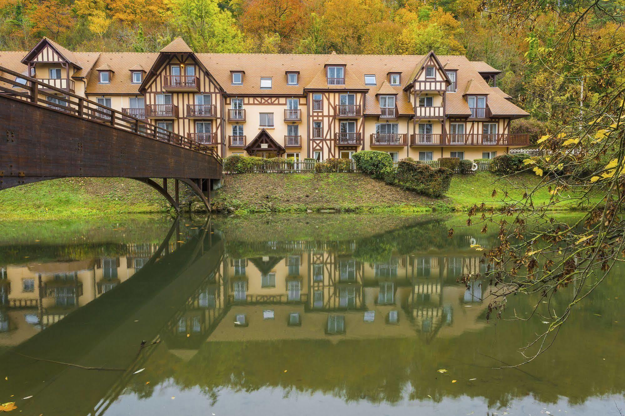 Karma Manoir Des Deux Amants Aparthotel Connelles Buitenkant foto