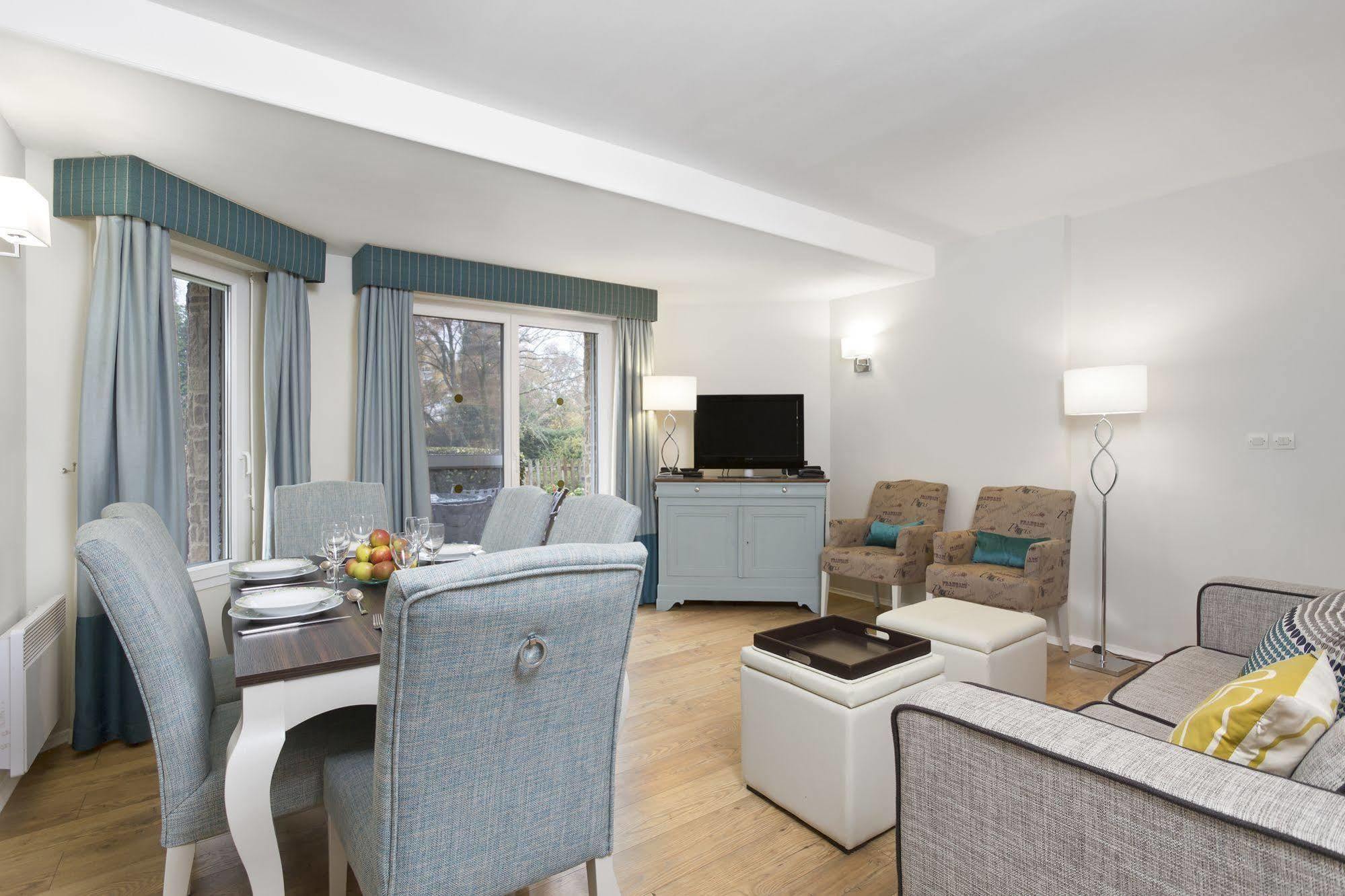 Karma Manoir Des Deux Amants Aparthotel Connelles Buitenkant foto